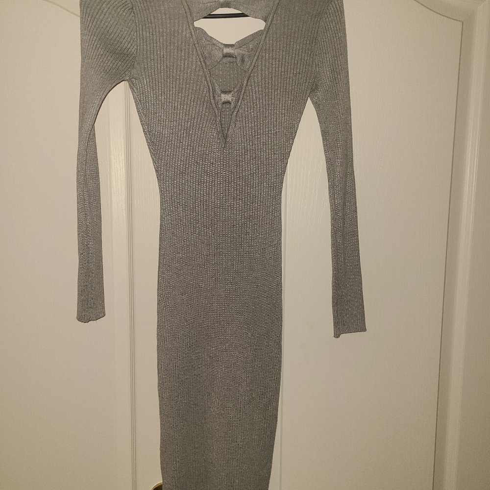 Dress - Picture 4 of 4